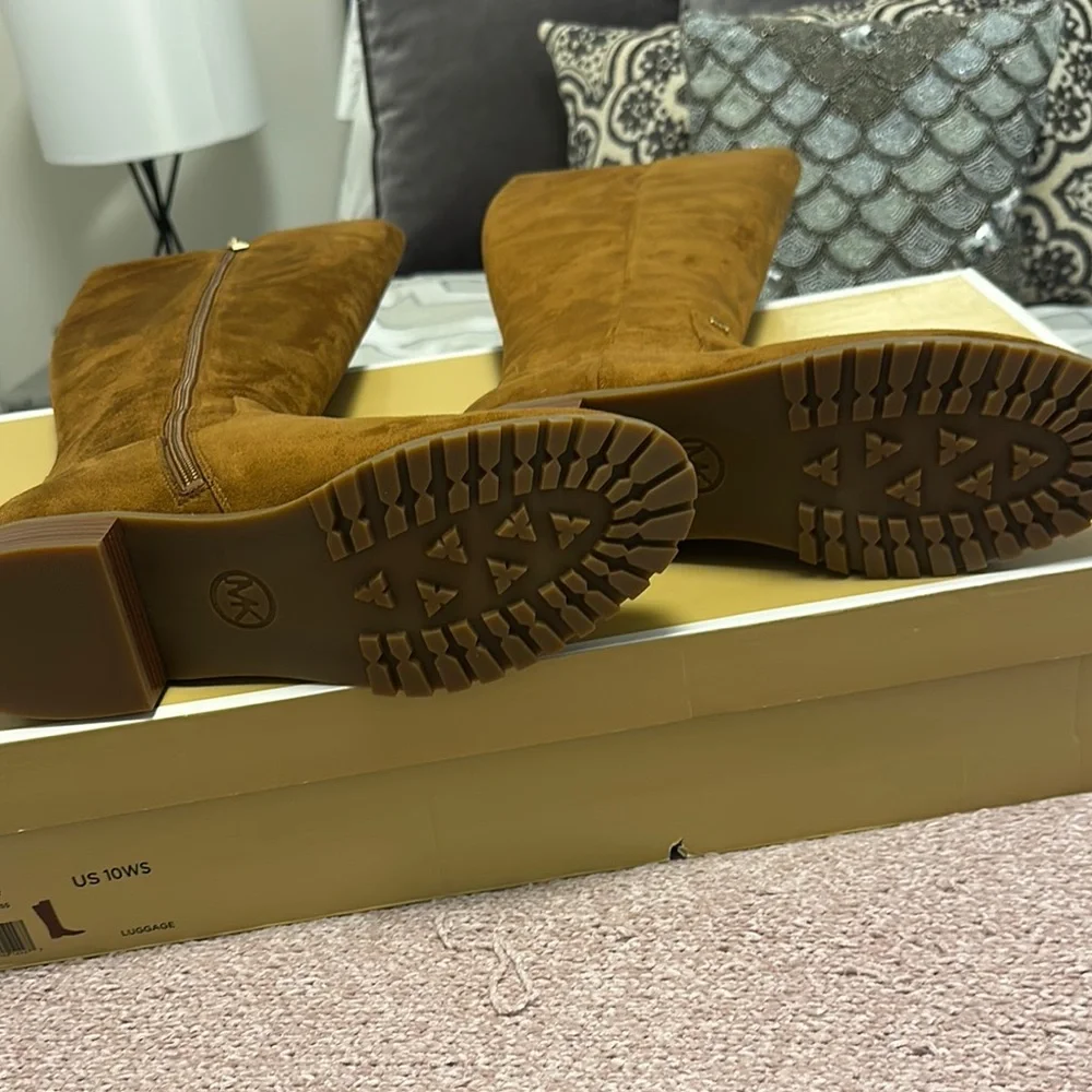 Michael Kors Knee-High Women's Boots in Color Luggage size 10WS NIB - Picture 5 of 13